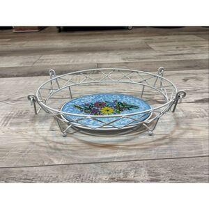 Temp-tations white wire basket trivet with ceramic floral insert